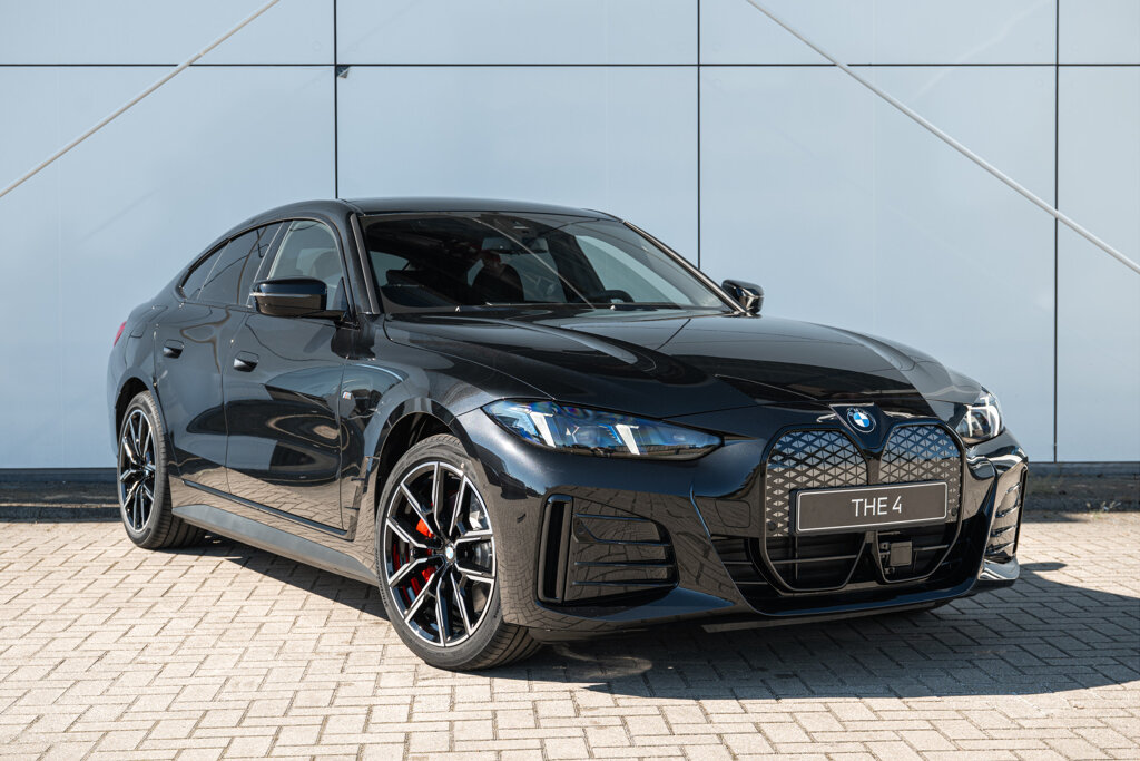 BMW i4 17
