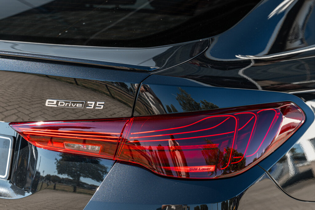 BMW i4 20