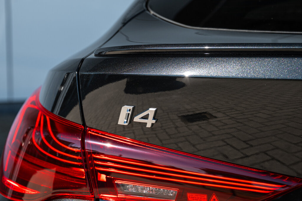 BMW i4 22