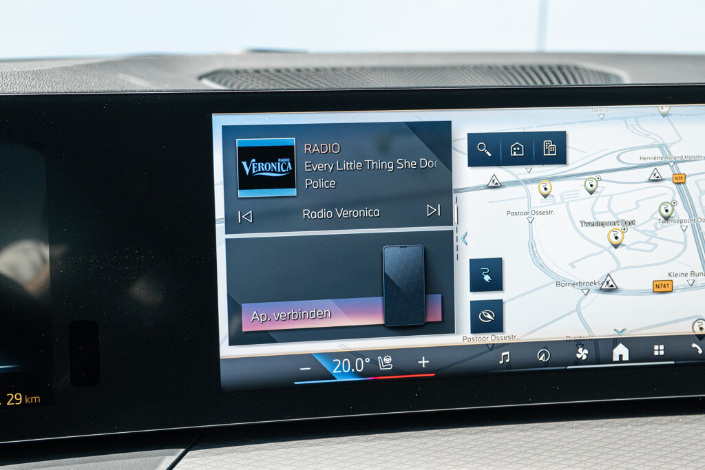 BMW i4 24