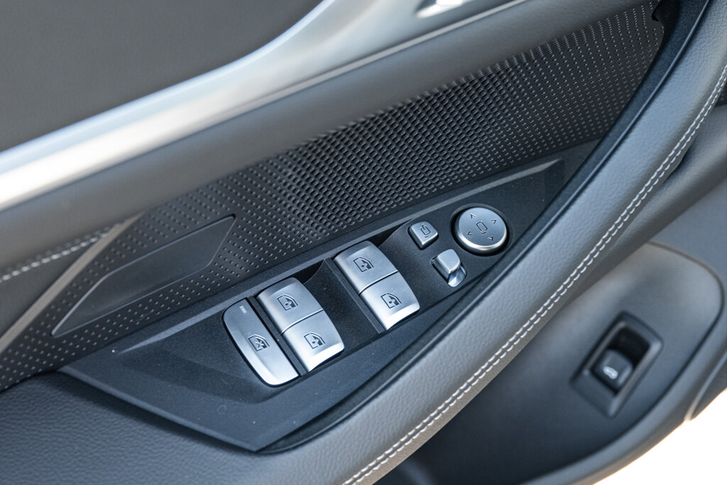 BMW i4 28