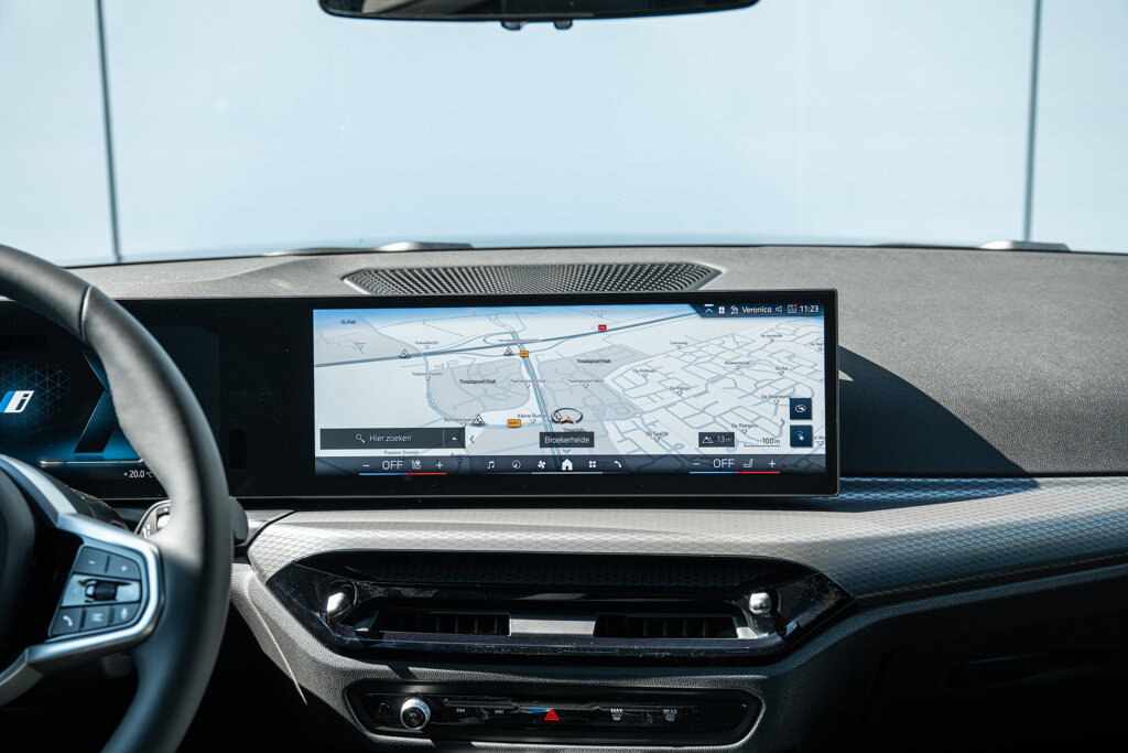 BMW i4 34