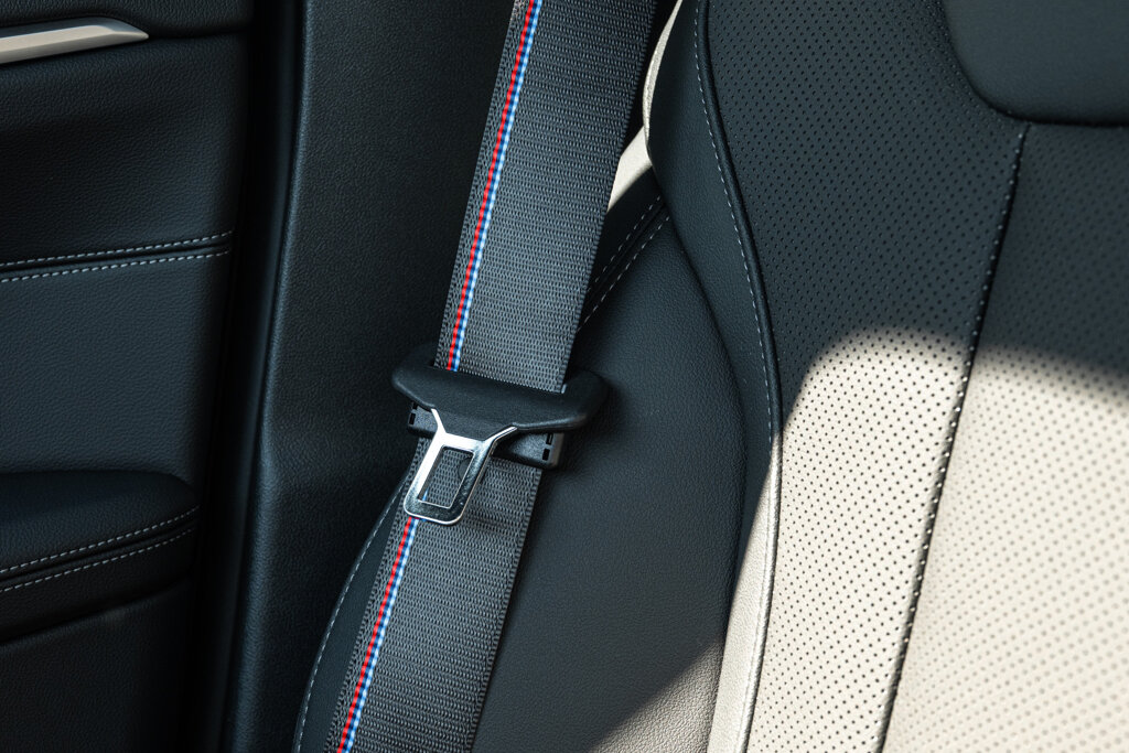 BMW i4 38