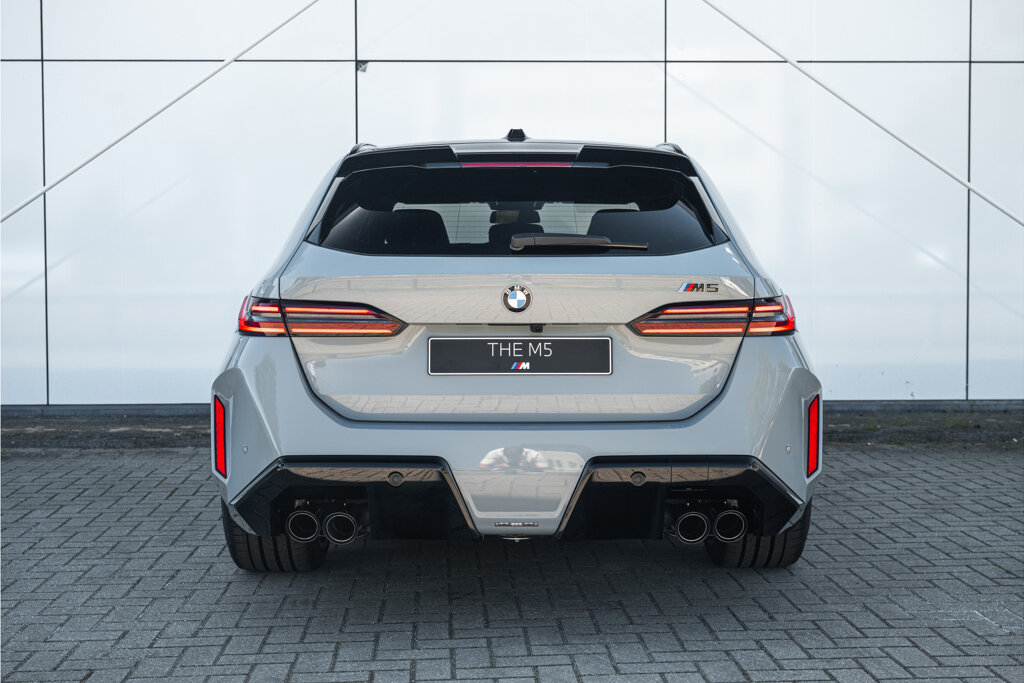BMW M5 22