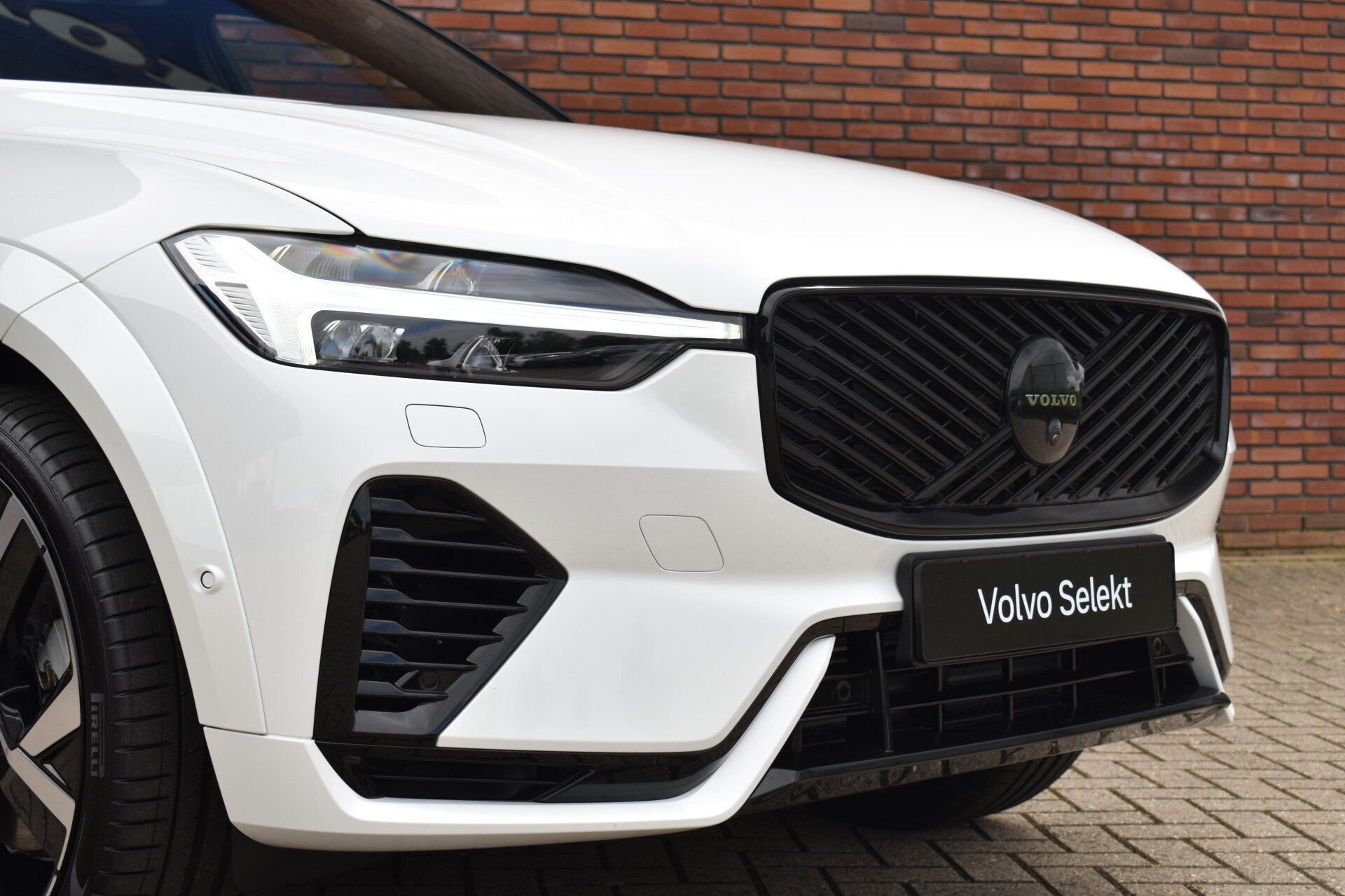Volvo XC60 T8 455PK AWD Ultra Black Edition - Afbeelding 2
