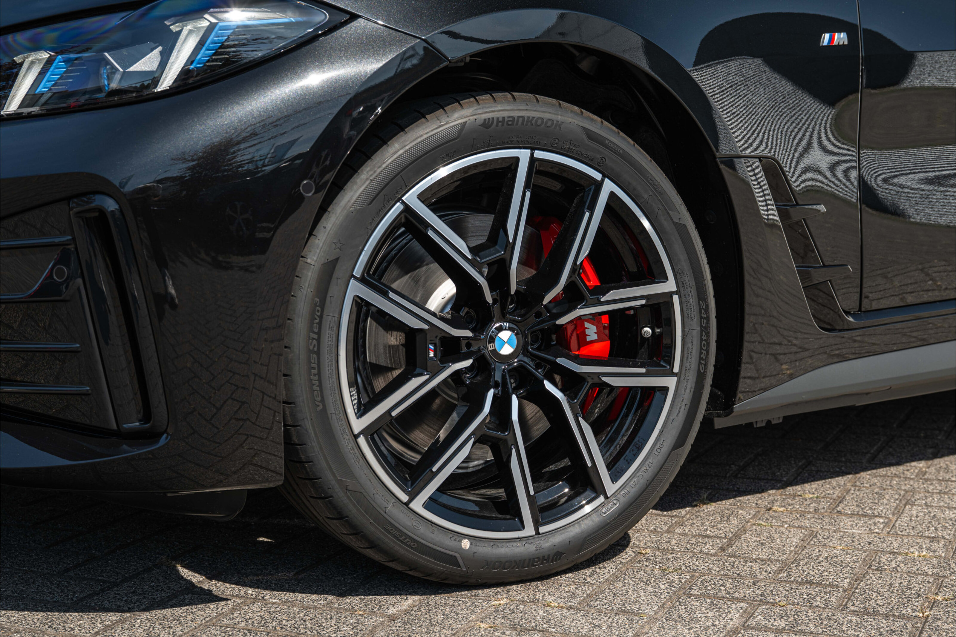 BMW i4 8