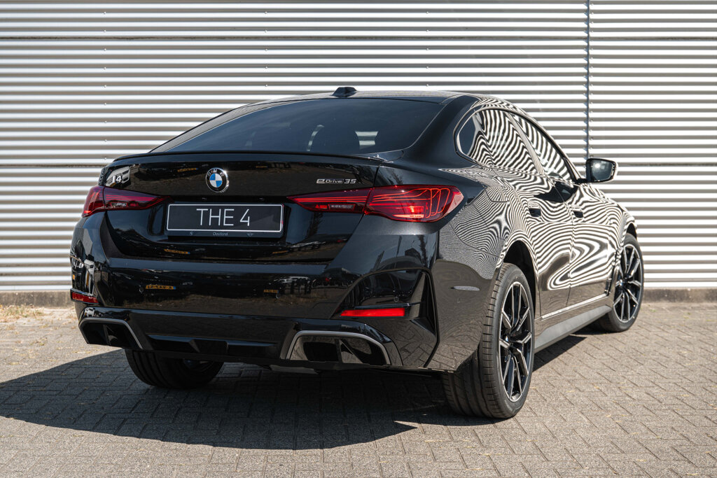 BMW i4 13