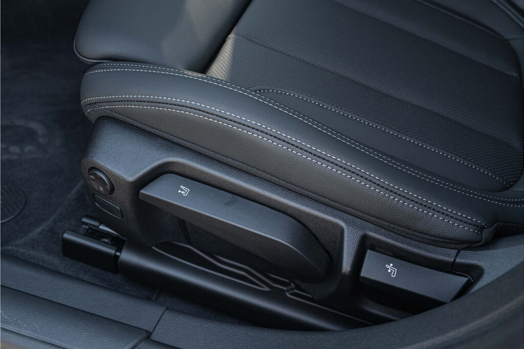 BMW i4 19