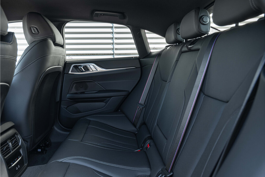 BMW i4 30