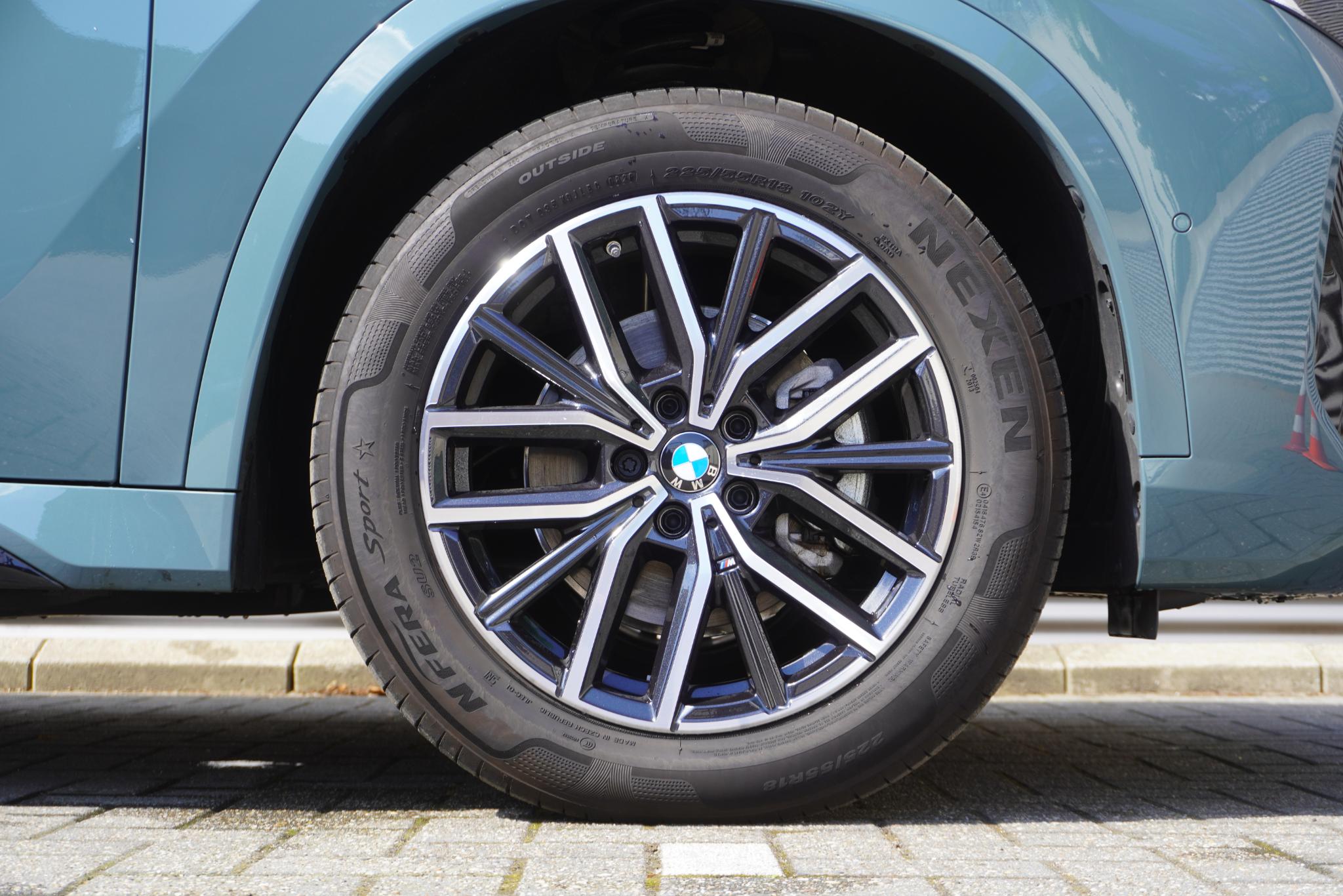 BMW iX1