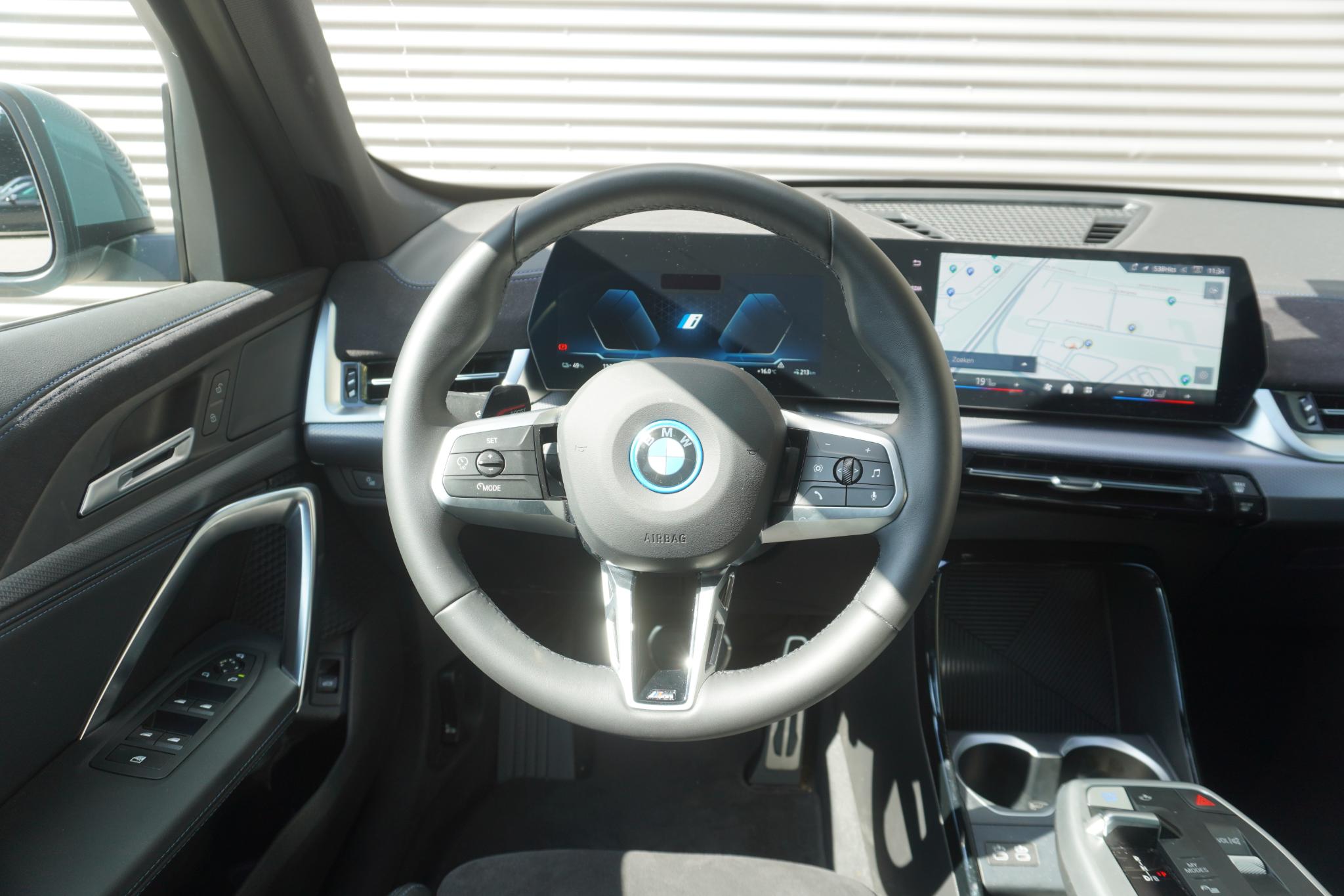 BMW iX1