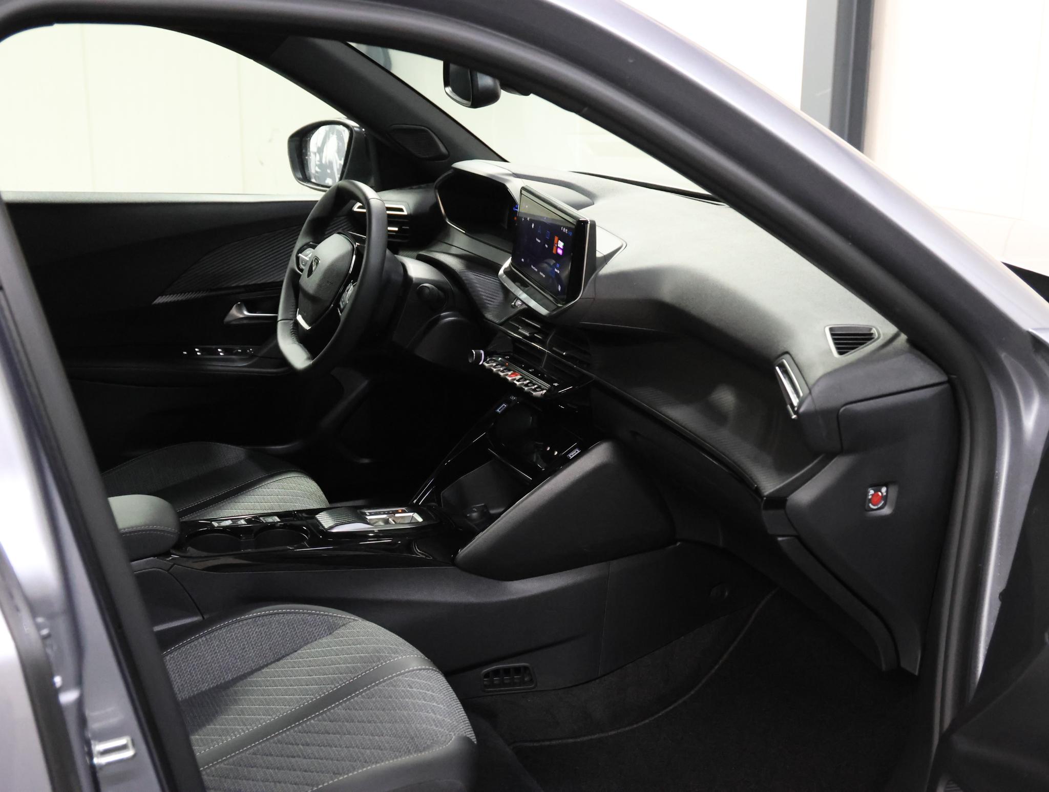Peugeot e-2008
