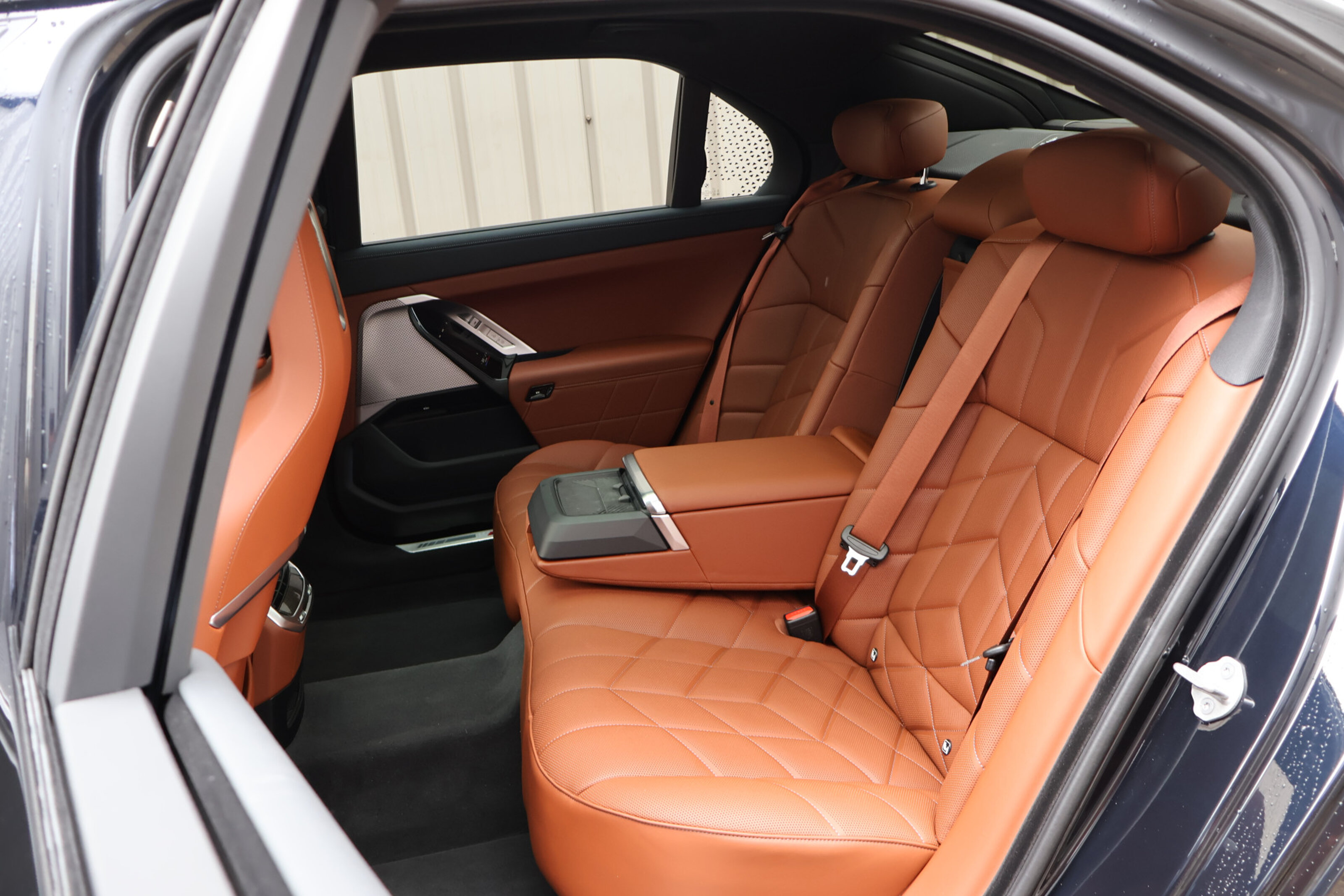 BMW i7 6
