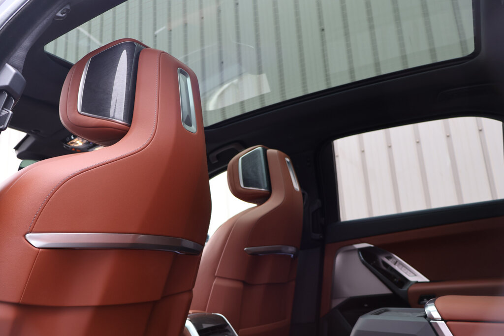 BMW i7 18
