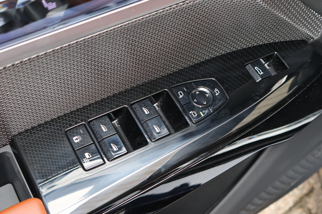 BMW i7 22