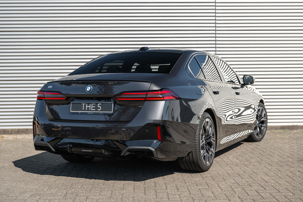 BMW i5 2