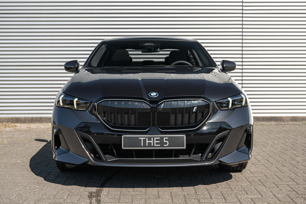 BMW i5 11