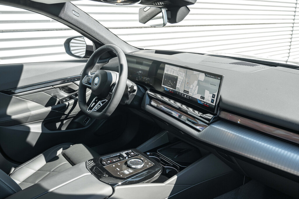 BMW i5 14