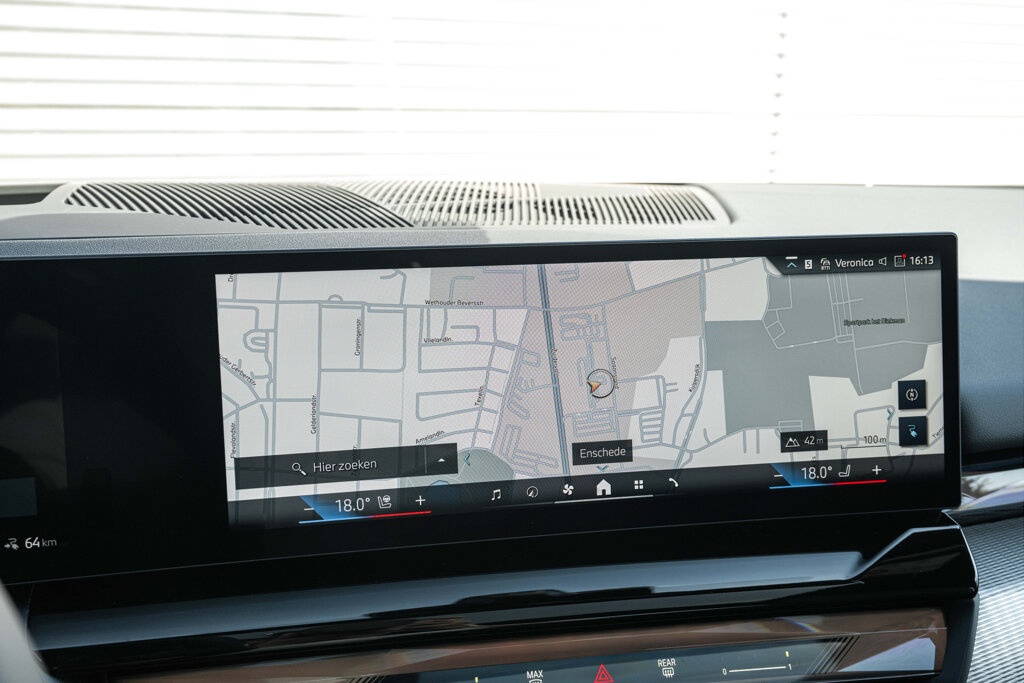 BMW i5 23