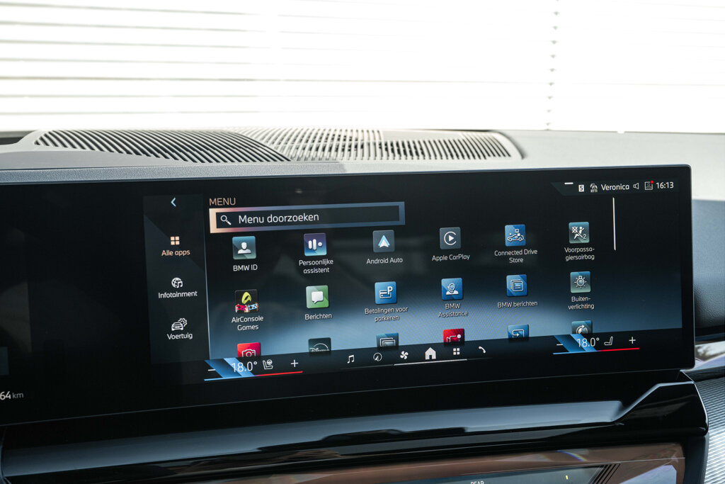 BMW i5 26