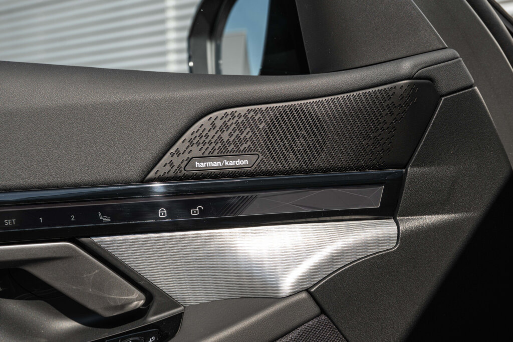 BMW i5 29