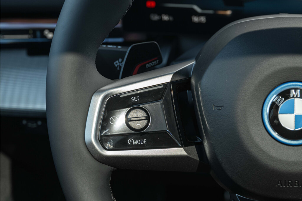 BMW i5 36
