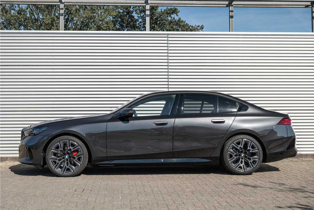 BMW i5 42