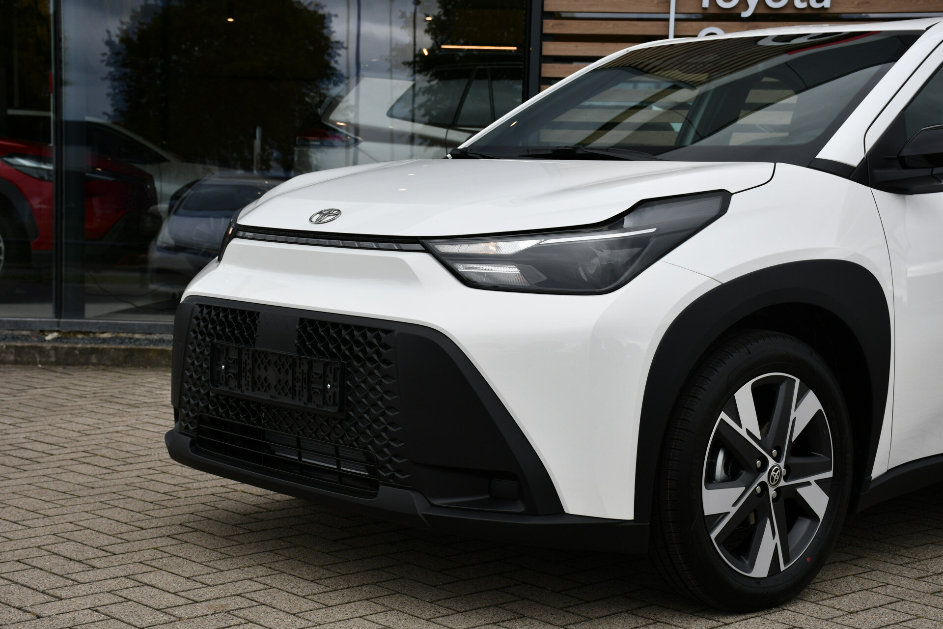 Toyota Aygo X Hybrid 115 Play Automaat 116pk - Afbeelding 3