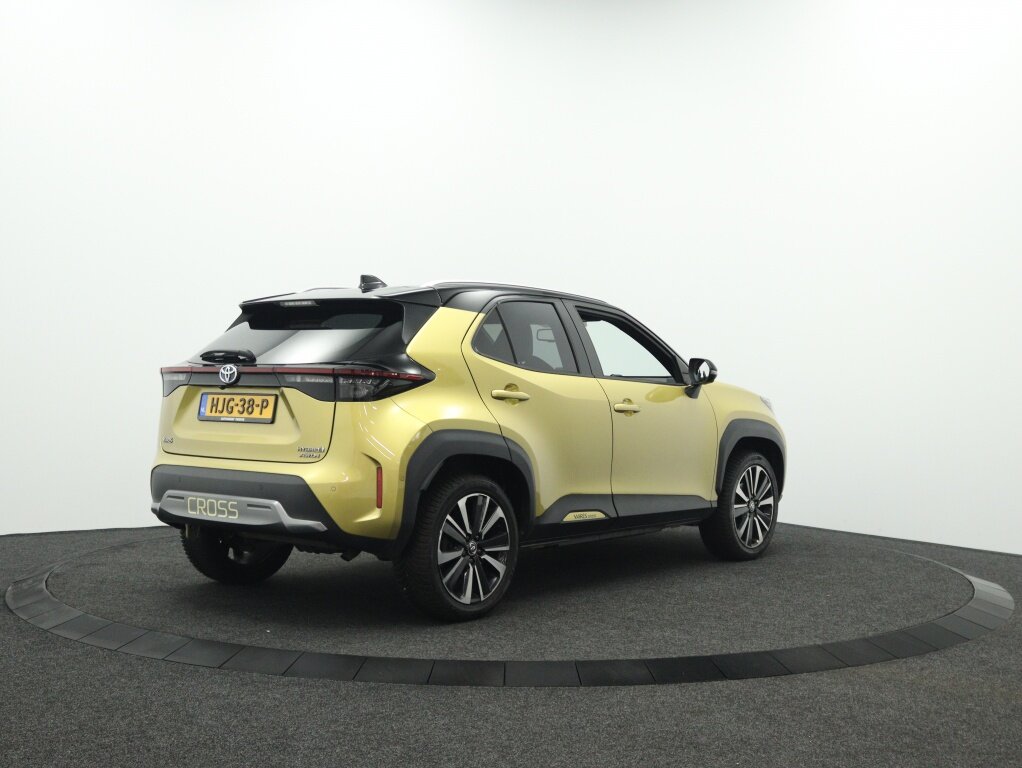 Toyota Yaris Cross 1.5 Hybrid AWD | Leder | Panoramadak | 360 camera | Navigatie - Afbeelding 2