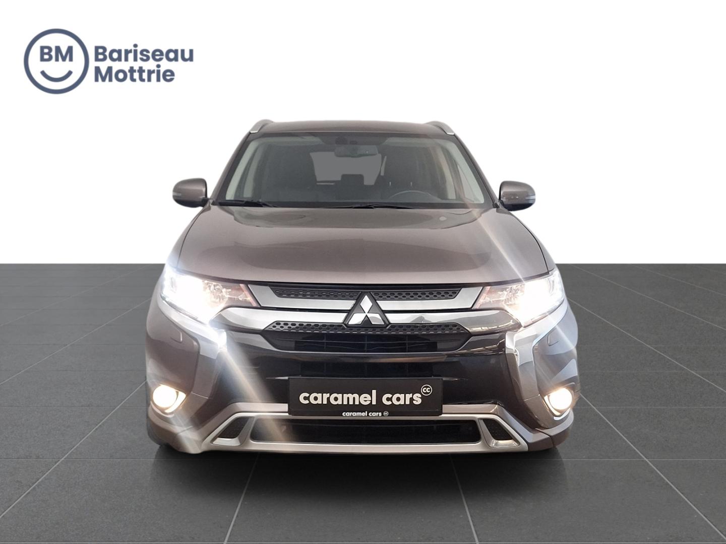 Mitsubishi Outlander 4X4 PLUG-IN HYBRID AUTOMAAT *ZETEL VERWARMING EN KOELING*DAB*GPS*CAMERA ACHTER* - Afbeelding 2