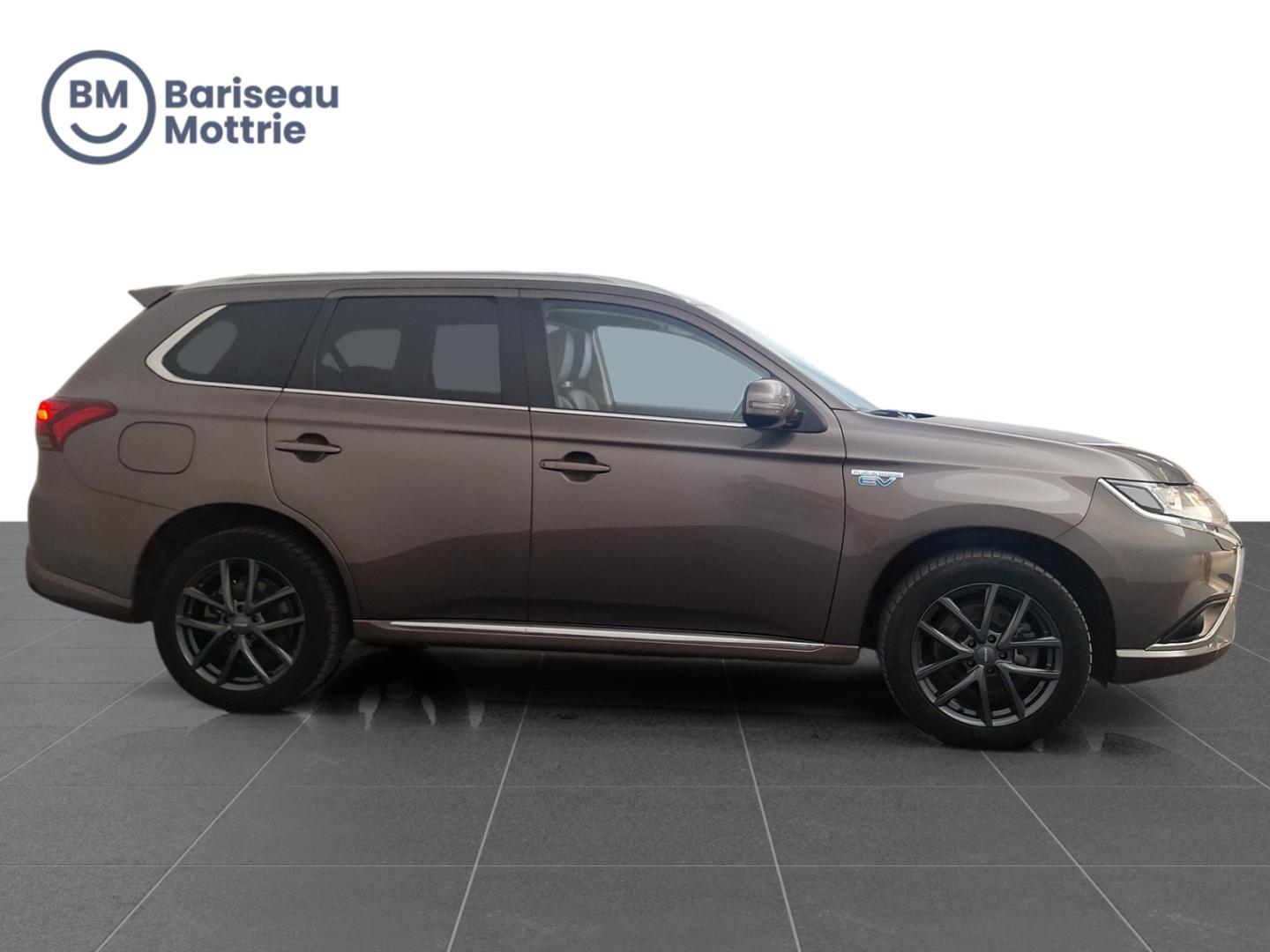 Mitsubishi Outlander 4X4 PLUG-IN HYBRID AUTOMAAT *ZETEL VERWARMING EN KOELING*DAB*GPS*CAMERA ACHTER* - Afbeelding 3
