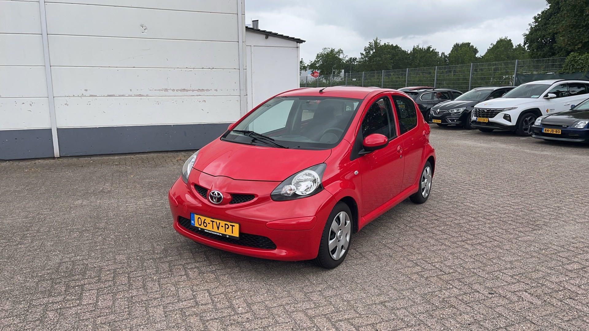 Toyota Aygo 1.0-12V + - Afbeelding 2