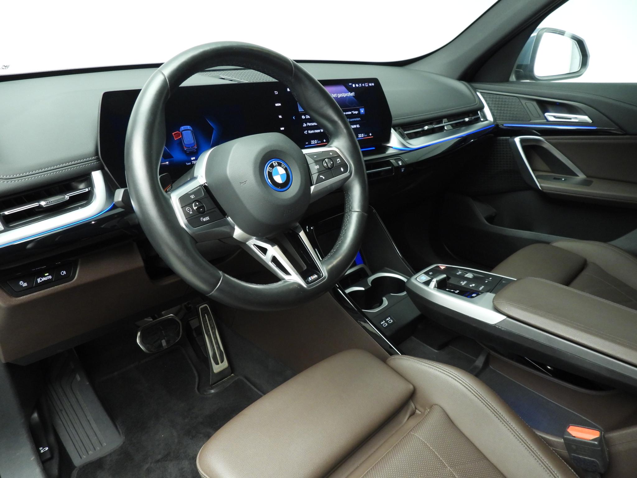 BMW iX1