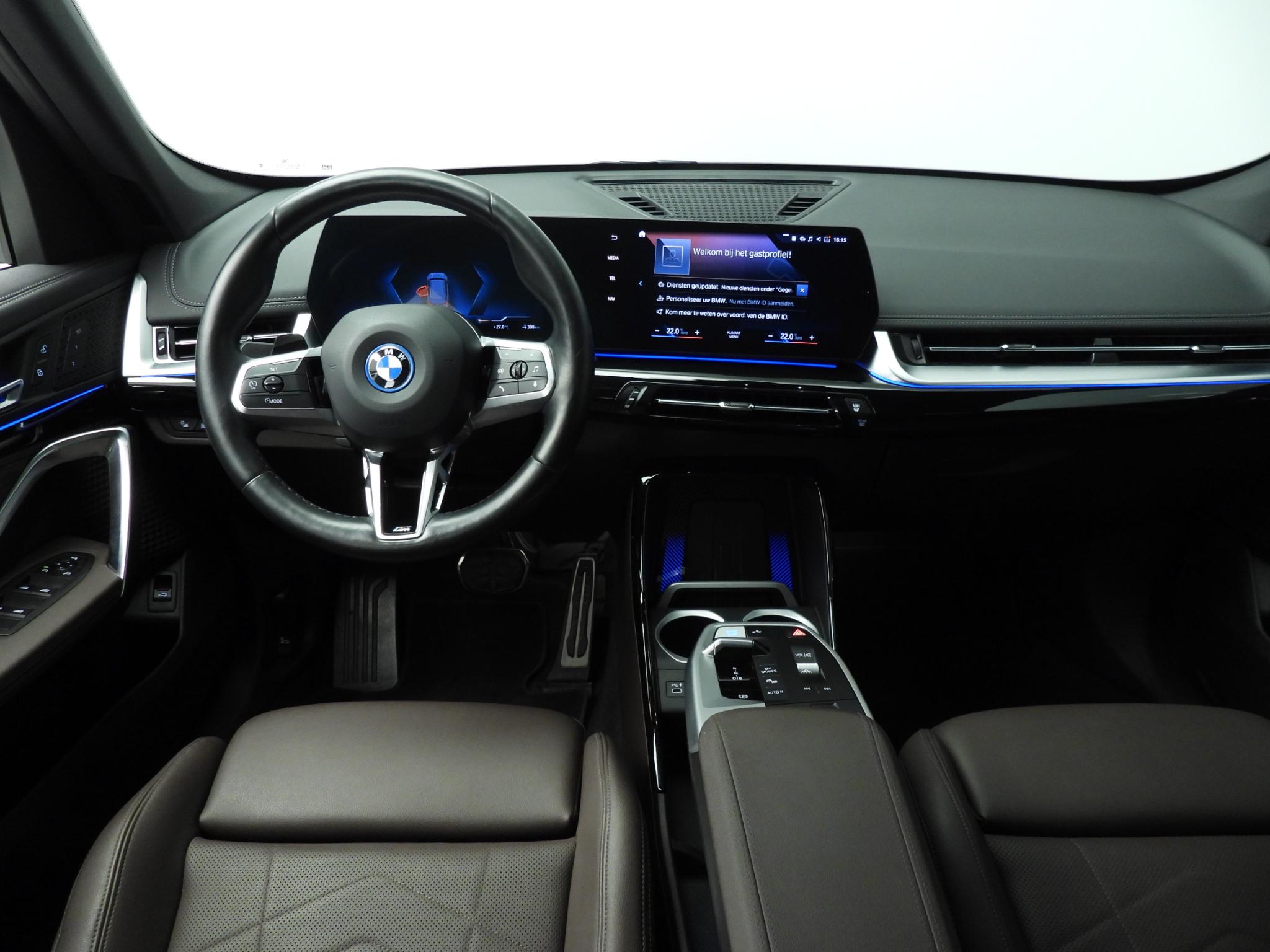 BMW iX1