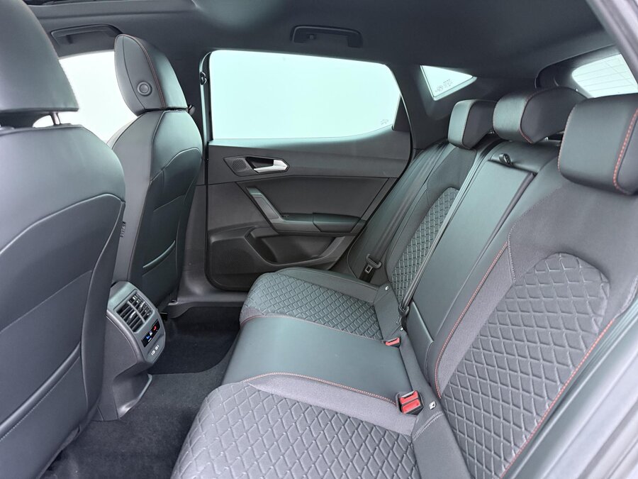 SEAT Leon FR Business 1.5 TSI eHybrid 150 kW / 204 PK