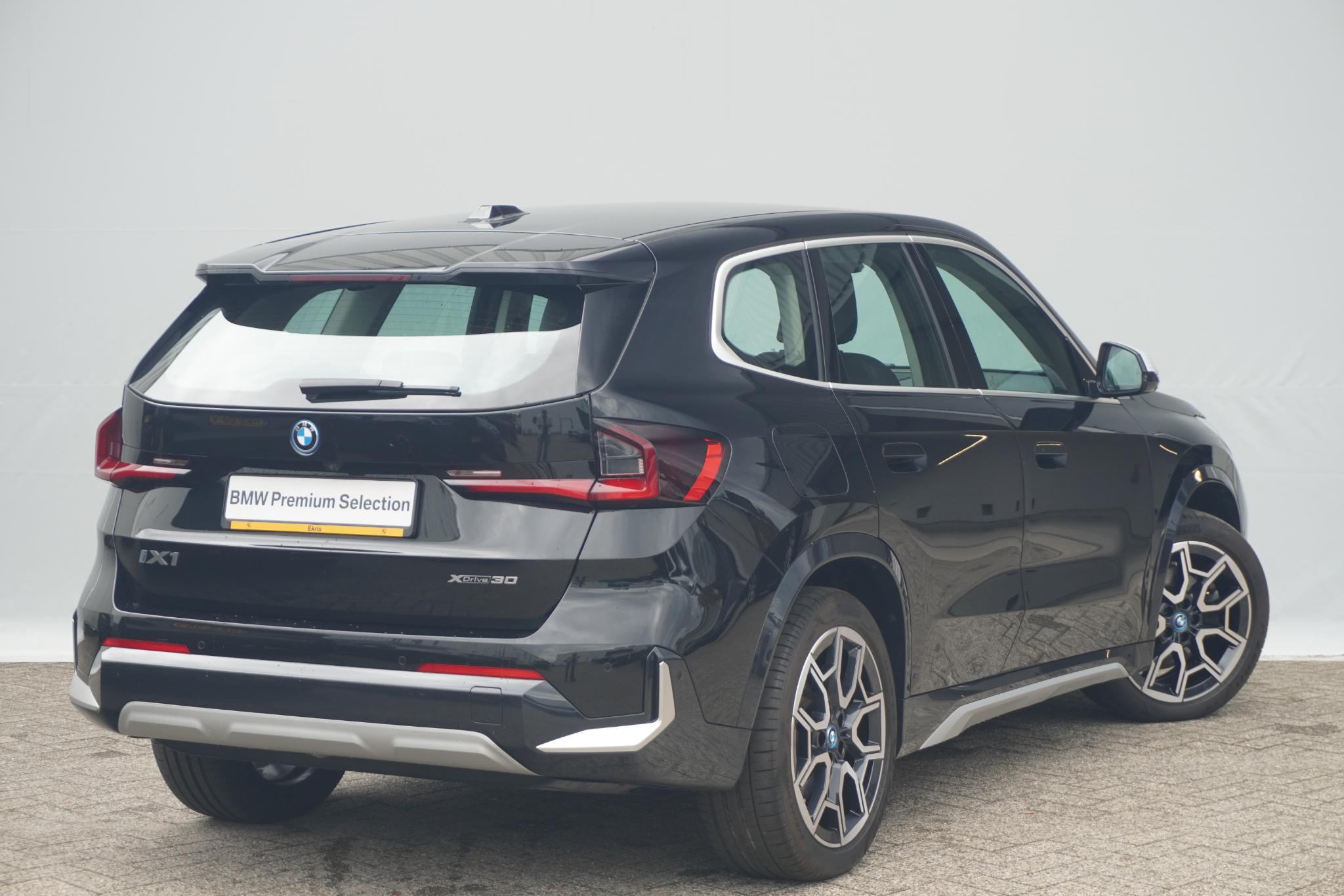 BMW iX1