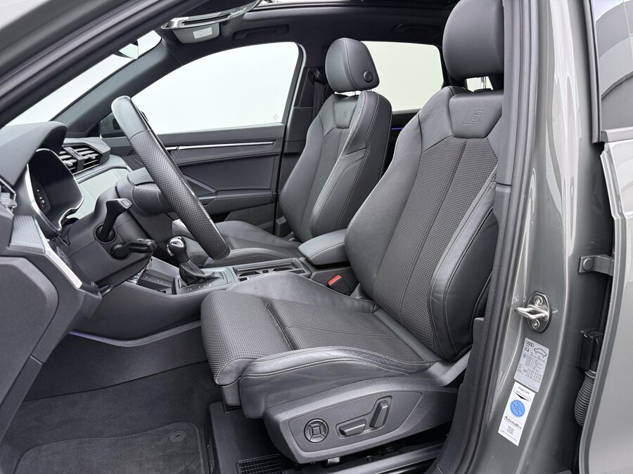 Audi Q3 45 TFSIe S-line