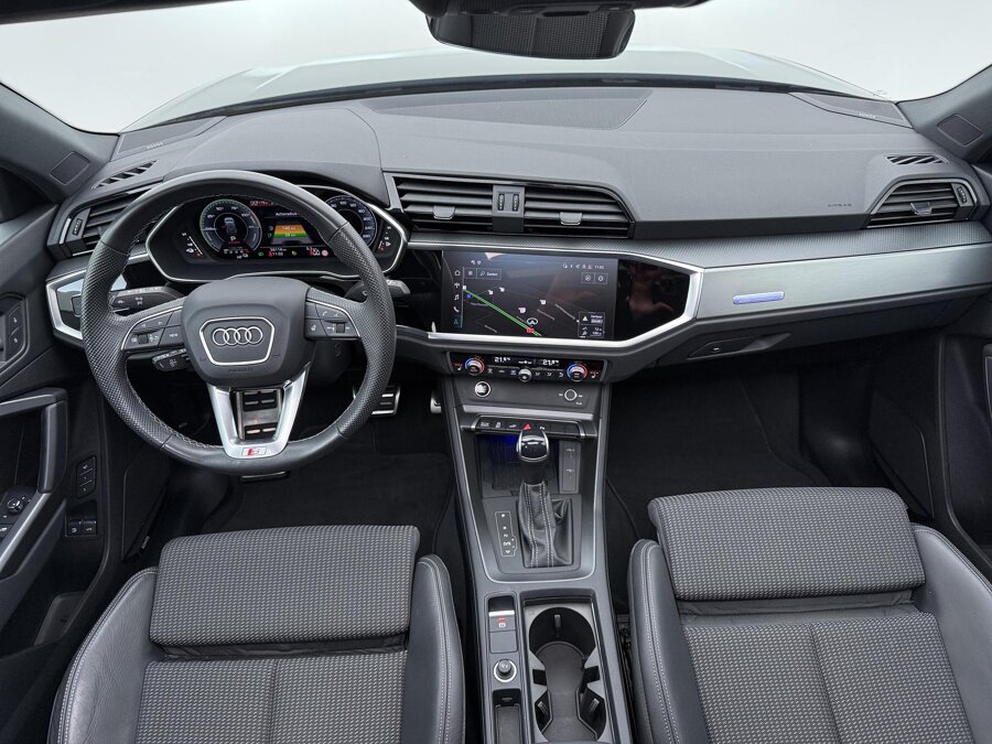Audi Q3 45 TFSIe S-line