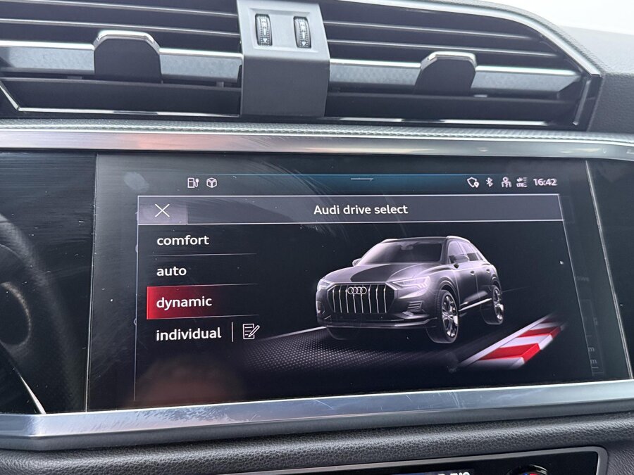 Audi Q3 45 TFSI e S-line