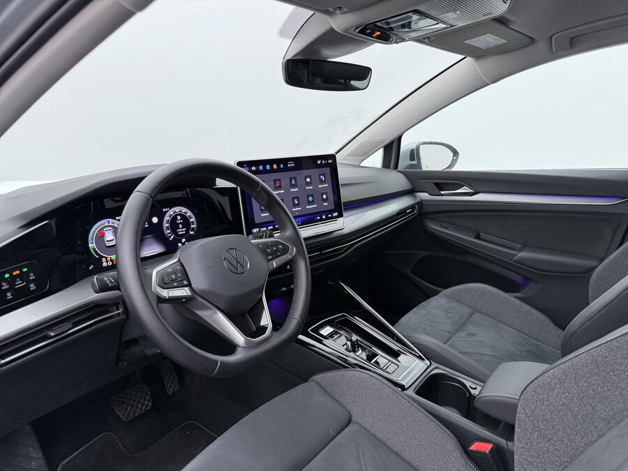 Volkswagen Golf 1.5 eHybrid Style
