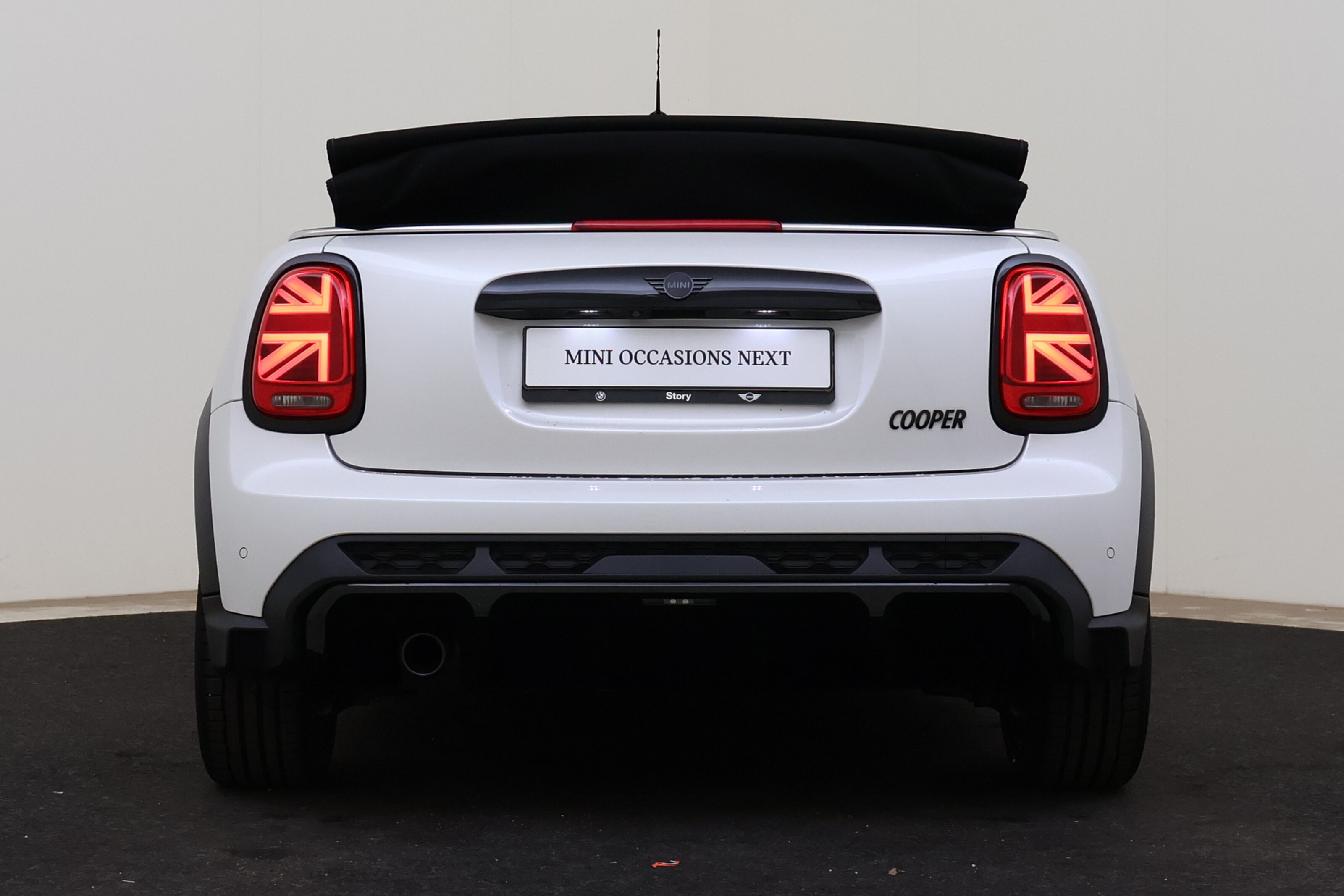 MINI Cooper Cabrio JCW Automaat