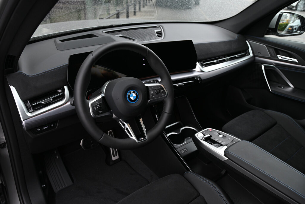 BMW iX1 2