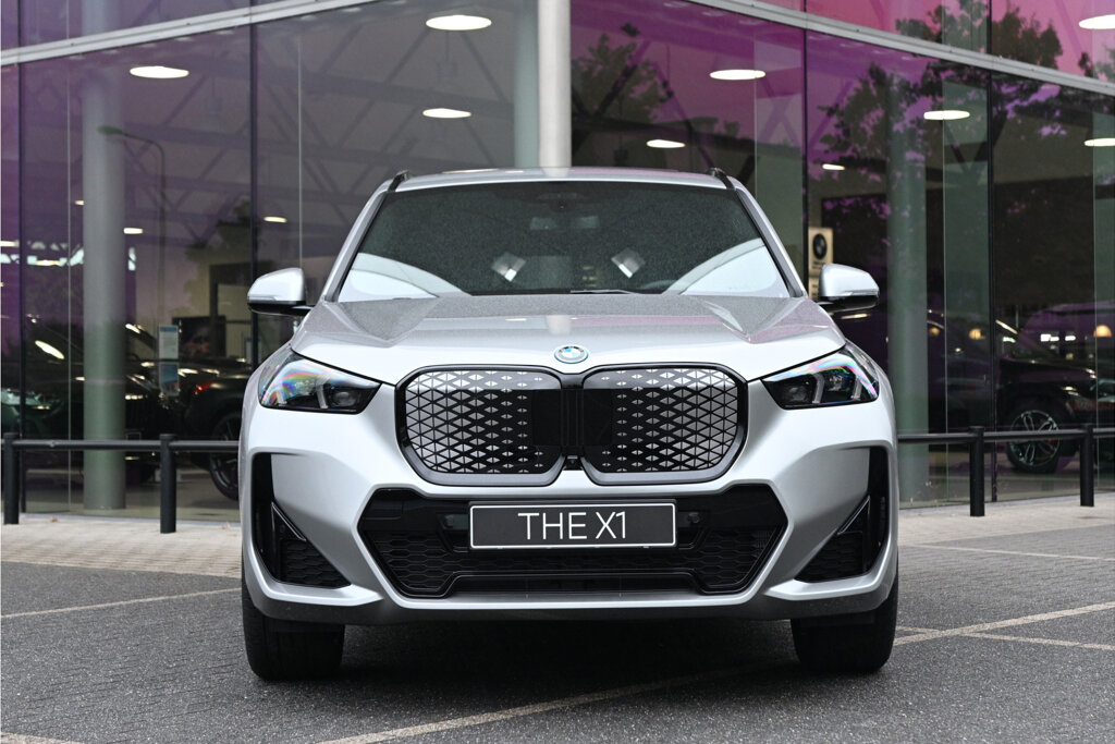 BMW iX1 7