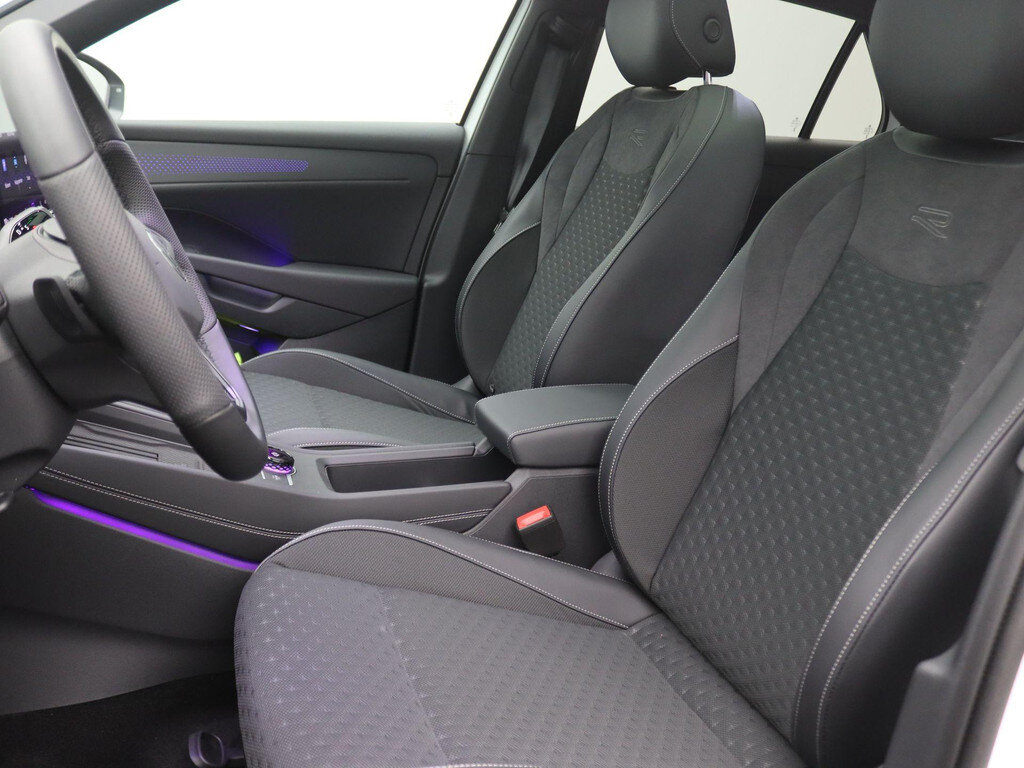 Volkswagen T-Roc 1.5 eTsi R-Line First Edition 150PK DSG Pano-Schuifdak, Trekhaak, Black Style, 20" LM Velgen, Keyless, Side Asisst, Matrix LED-Verlichting, Achteruitrijcamera - Obraz 5