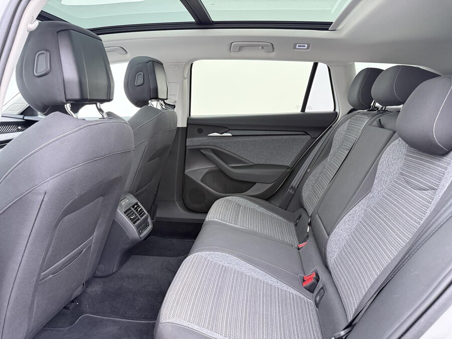 Škoda Superb Combi 1.5 TSI First Edition