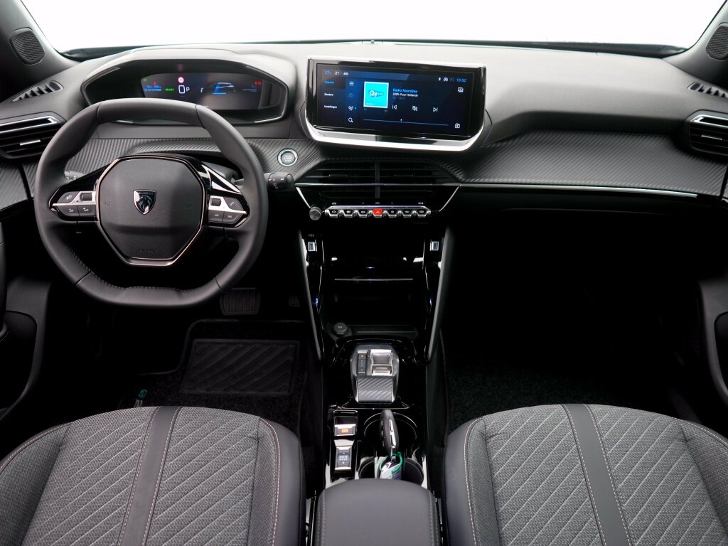 Peugeot e-2008 EV Allure 54 kWh - Private lease 549 pm - Afbeelding 3