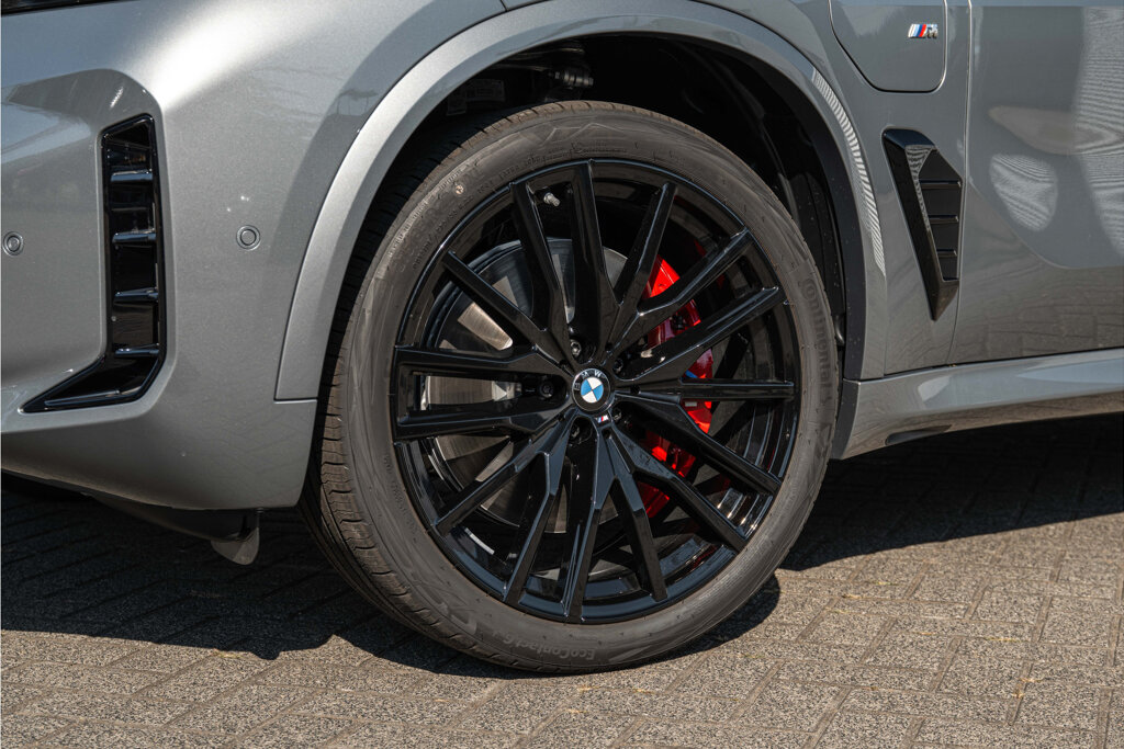 BMW X5 8