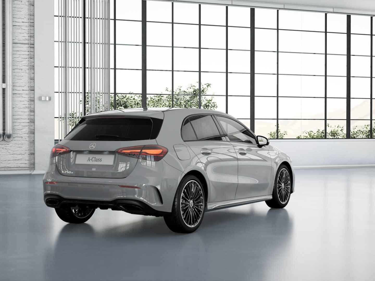 Mercedes-Benz A-Klasse Hatchback 250 e 140 Year Edition - Afbeelding 2