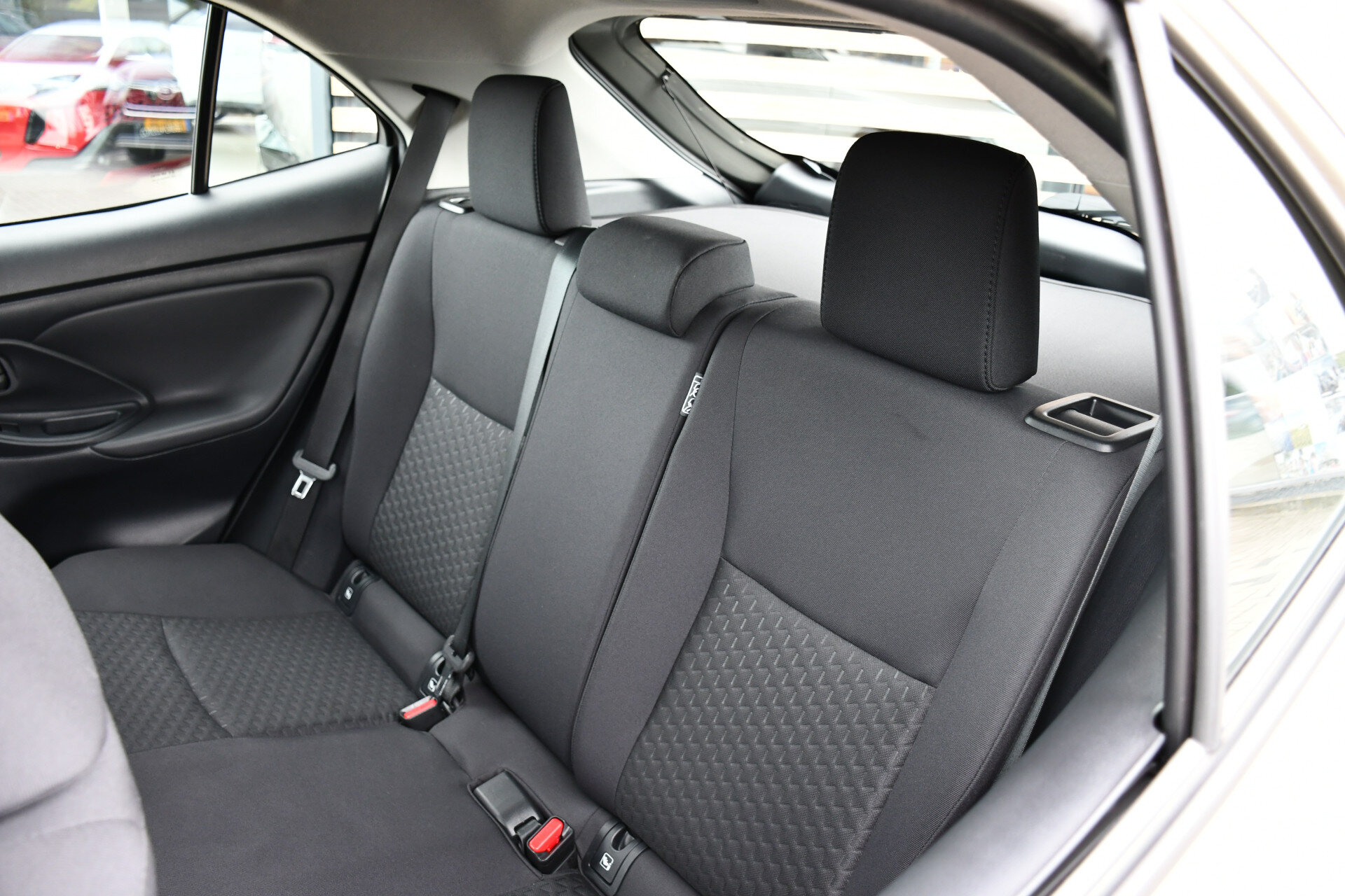 Toyota Yaris Cross 1.5 Hybrid 115 Active Limited Automaat 116pk - Afbeelding 4