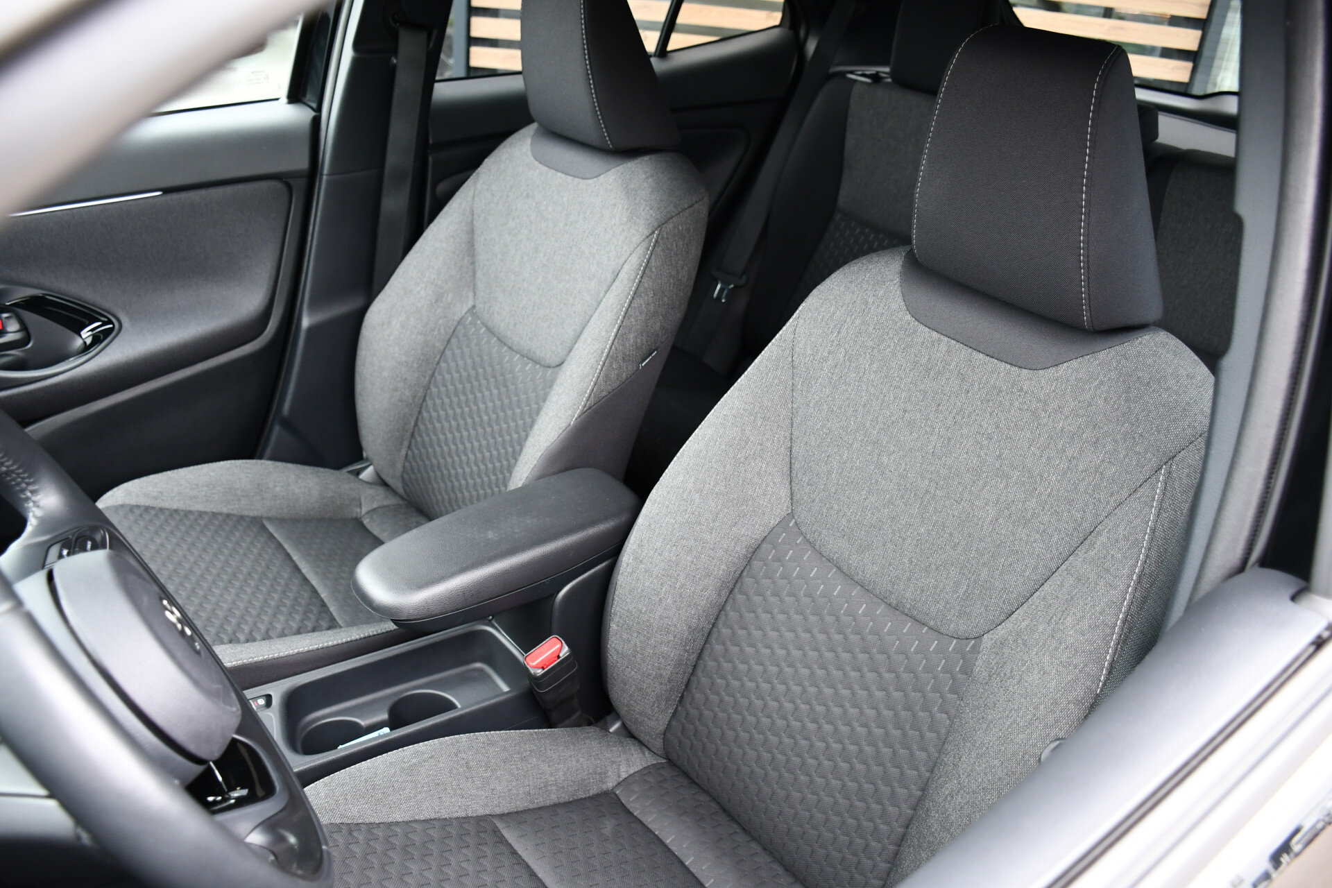 Toyota Yaris Cross 1.5 Hybrid 115 Dynamic Limited Automaat 116pk - Afbeelding 2